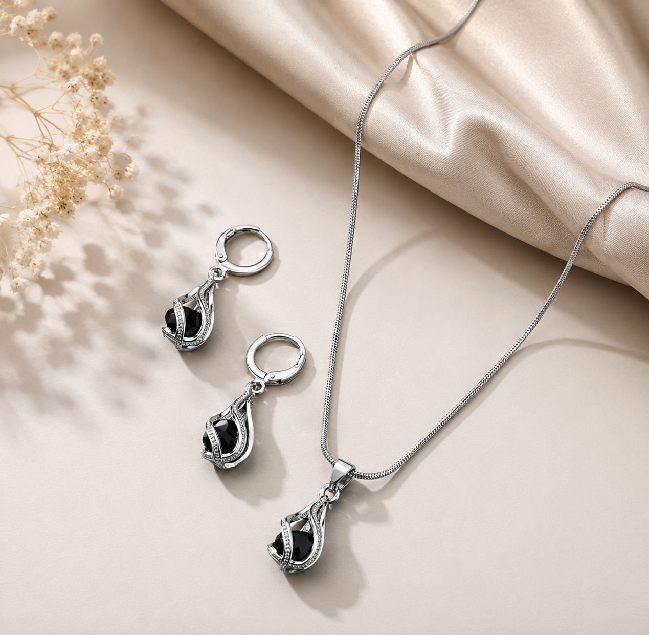 Zestaw biżuterii Elegance Black – naszyjnik i kolczyki - obrazek 3